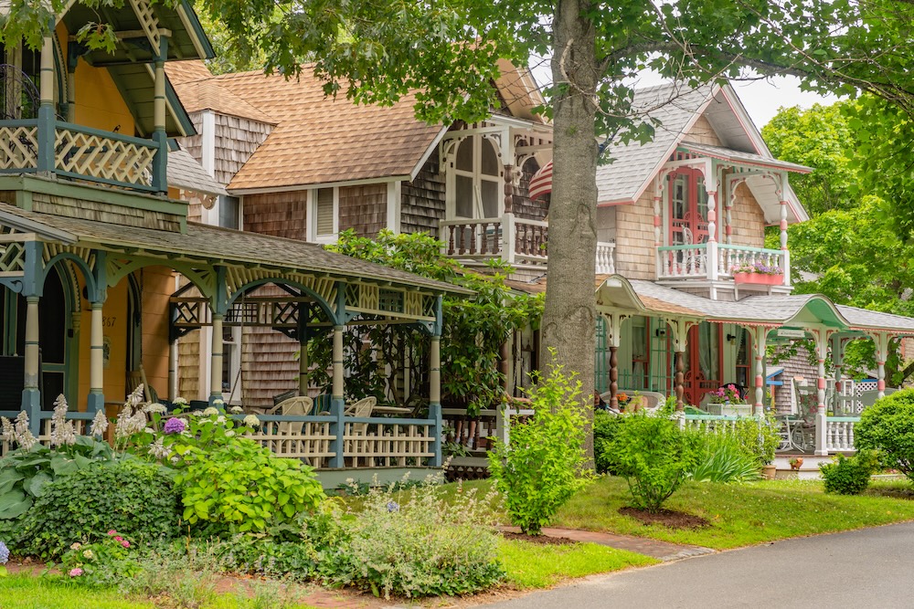 gingerbread houses martha's vineyard