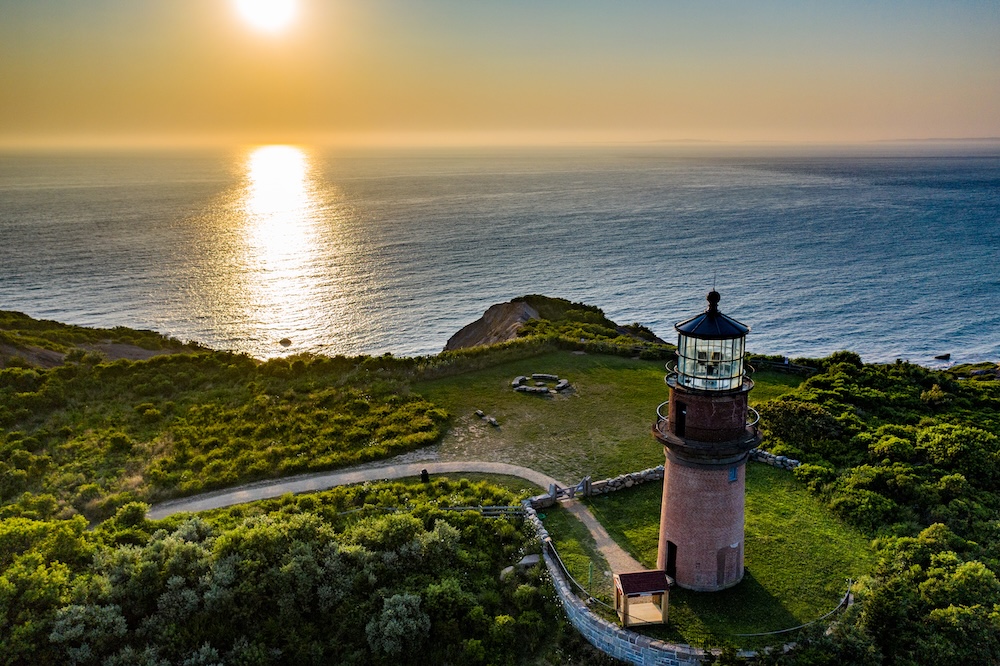 lighthouse martha's vineyard 